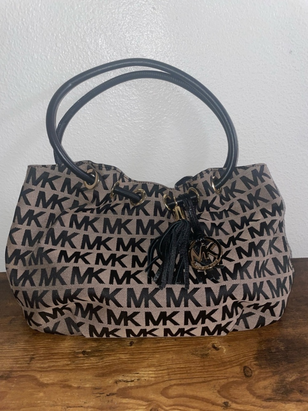 Michael Kors East West Ring Tote Shoulder Bag
